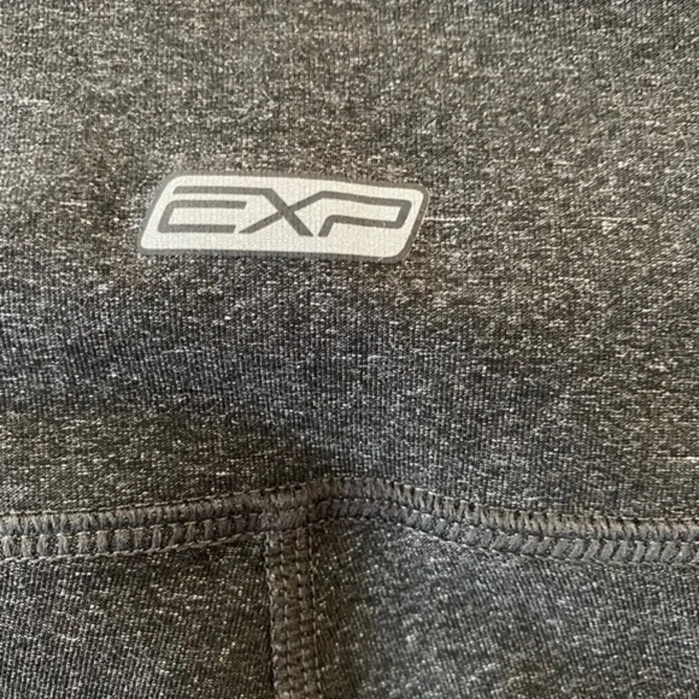 Express Core Performance capris - Picture 4 of 6